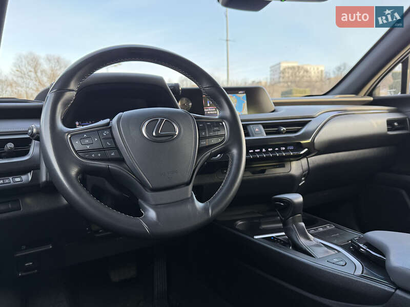 Позашляховик / Кросовер Lexus UX 2020 в Дніпрі