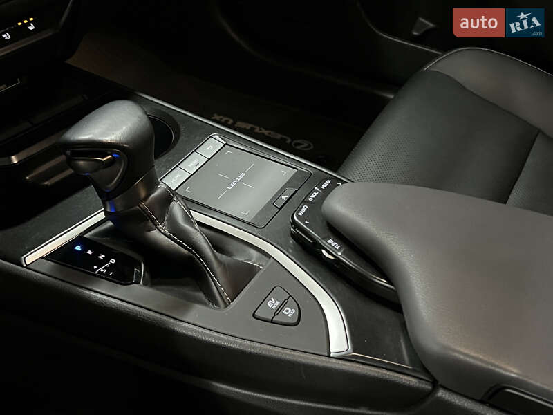 Позашляховик / Кросовер Lexus UX 2021 в Києві