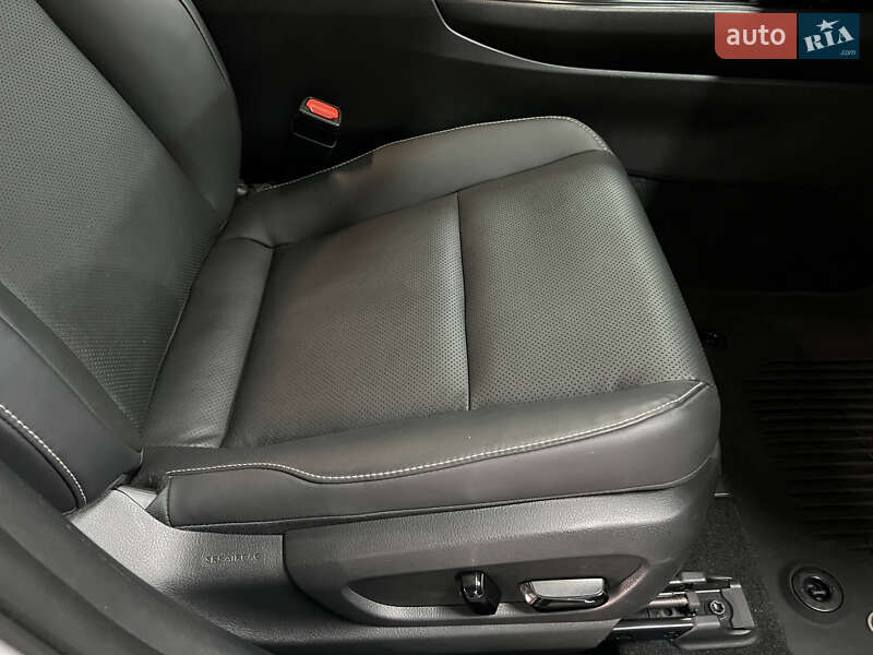 Позашляховик / Кросовер Lexus UX 2021 в Києві