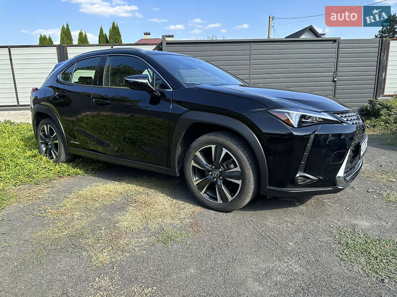 Позашляховик / Кросовер Lexus UX 2020 в Нововолинську