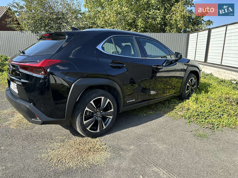 Позашляховик / Кросовер Lexus UX 2020 в Нововолинську