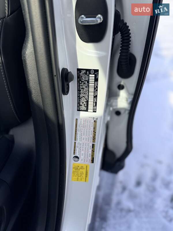 Позашляховик / Кросовер Lexus UX 2022 в Києві