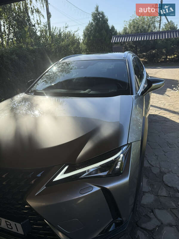 Внедорожник / Кроссовер Lexus UX 2021 в Днепре