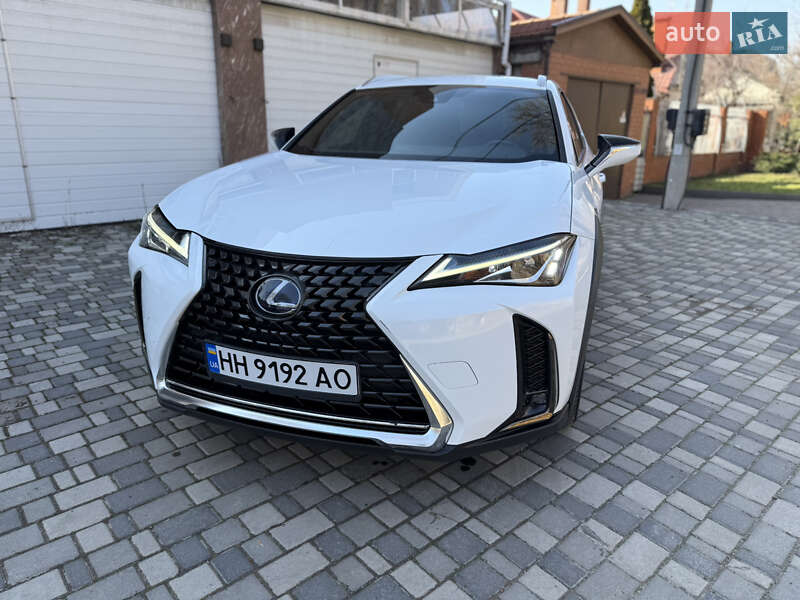 Lexus UX 2020