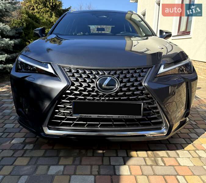 Lexus UX 2024