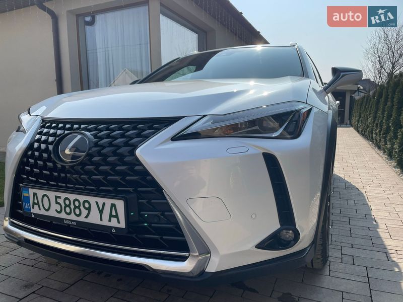 Внедорожник / Кроссовер Lexus UX 2020 в Ужгороде