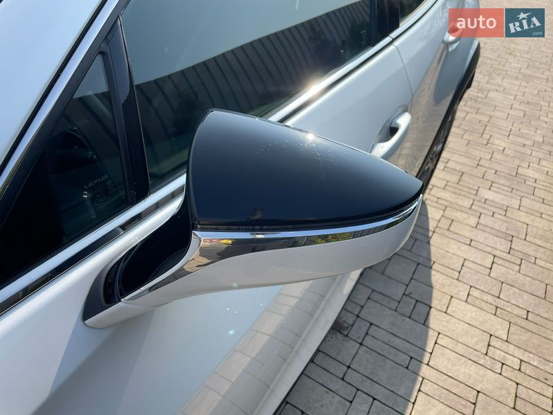 Внедорожник / Кроссовер Lexus UX 2020 в Ужгороде