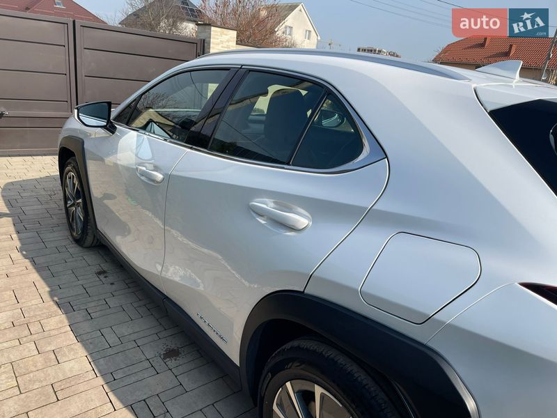 Внедорожник / Кроссовер Lexus UX 2020 в Ужгороде