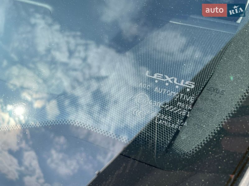 Внедорожник / Кроссовер Lexus UX 2020 в Ужгороде