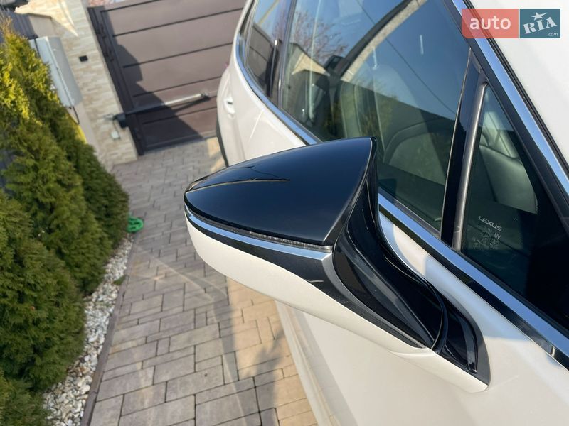 Внедорожник / Кроссовер Lexus UX 2020 в Ужгороде