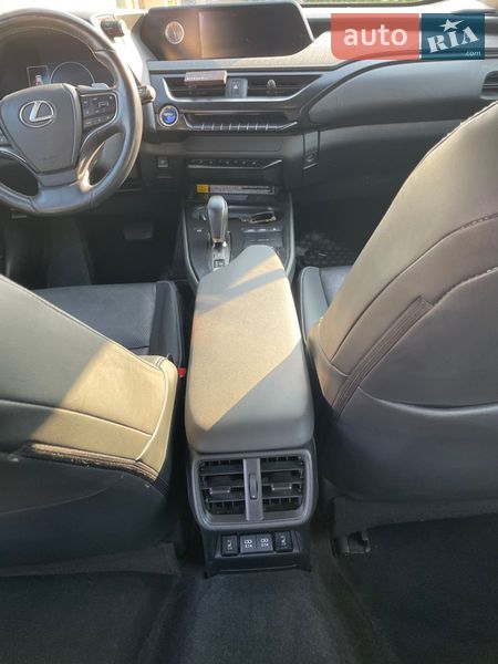 Внедорожник / Кроссовер Lexus UX 2020 в Ужгороде