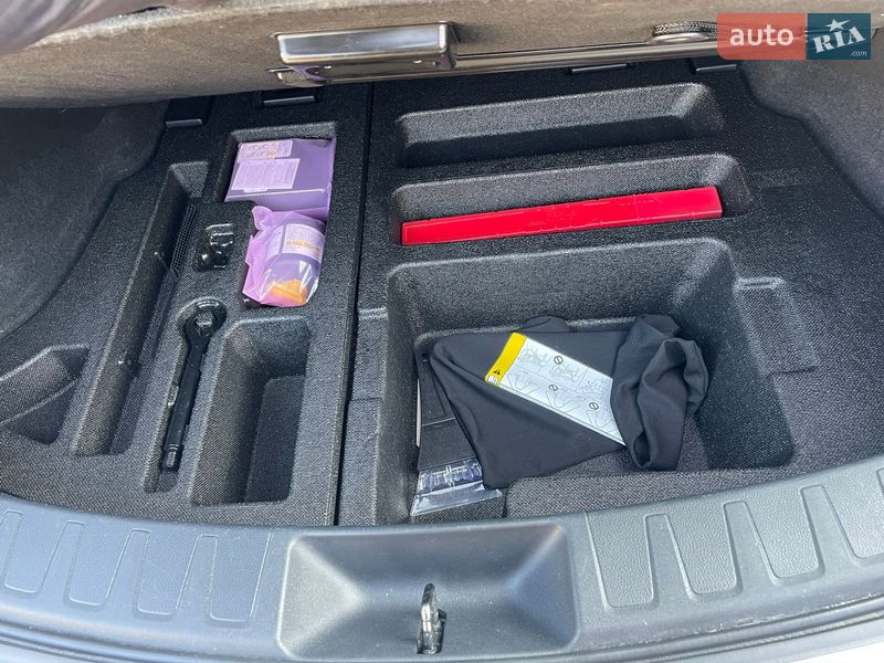 Внедорожник / Кроссовер Lexus UX 2020 в Ужгороде