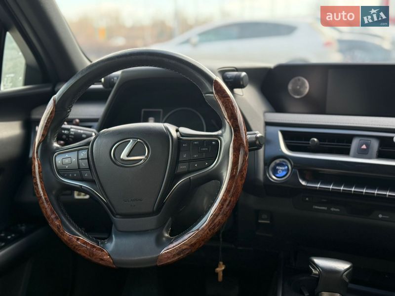 Внедорожник / Кроссовер Lexus UX 2019 в Киеве