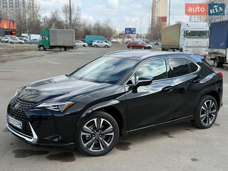 Lexus UX 2021