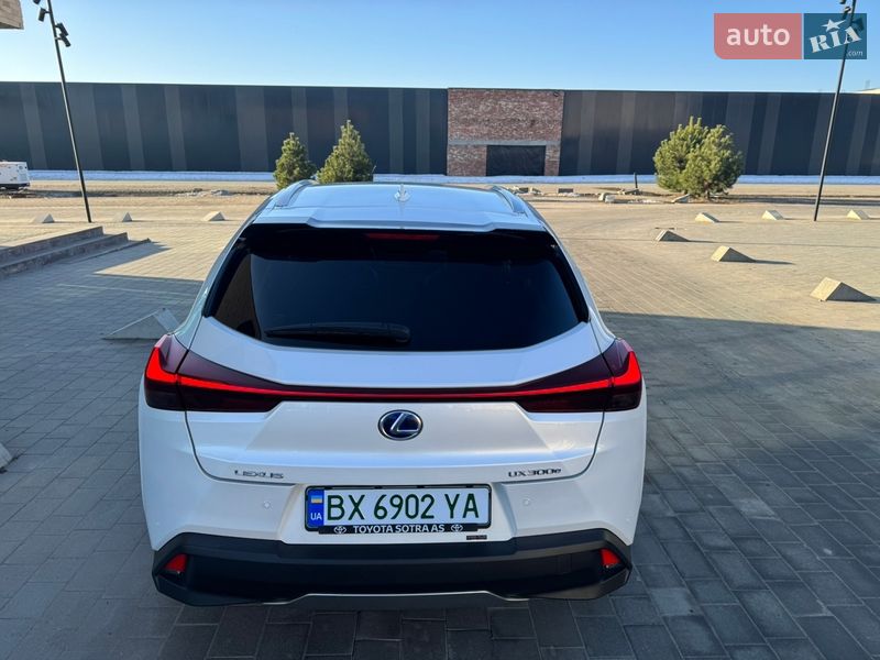 Внедорожник / Кроссовер Lexus UX 2022 в Хмельницком
