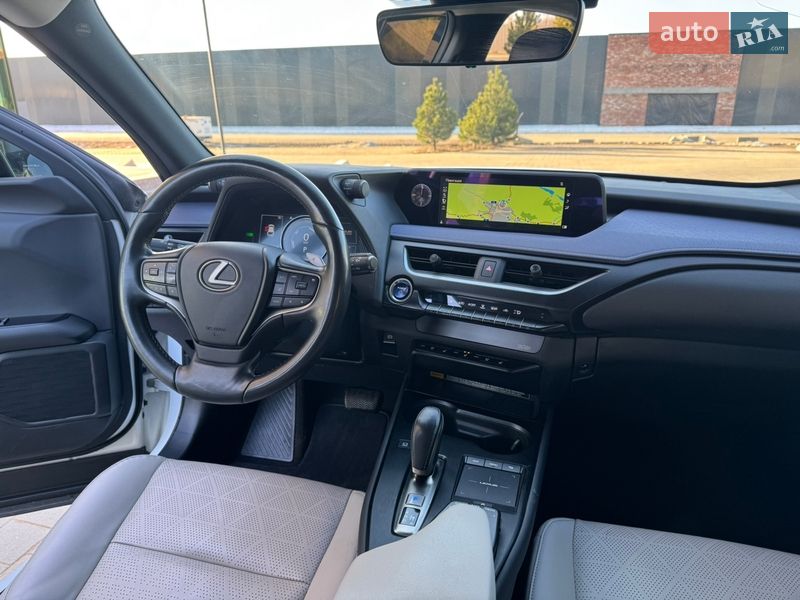 Внедорожник / Кроссовер Lexus UX 2022 в Хмельницком
