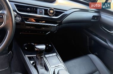 Позашляховик / Кросовер Lexus UX 2019 в Тернополі