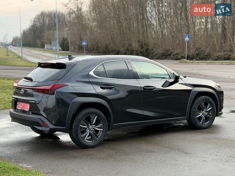 Позашляховик / Кросовер Lexus UX 2023 в Львові