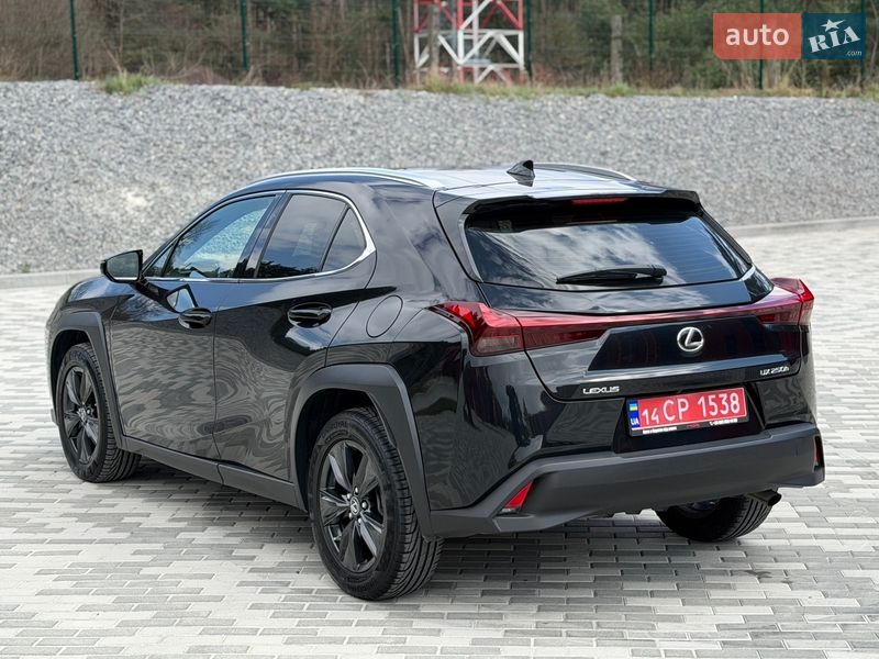 Позашляховик / Кросовер Lexus UX 2023 в Львові