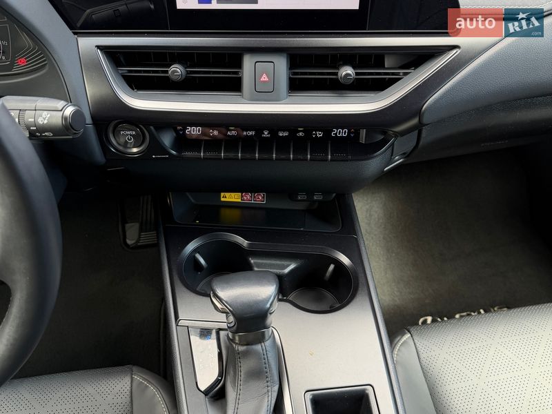 Позашляховик / Кросовер Lexus UX 2023 в Львові