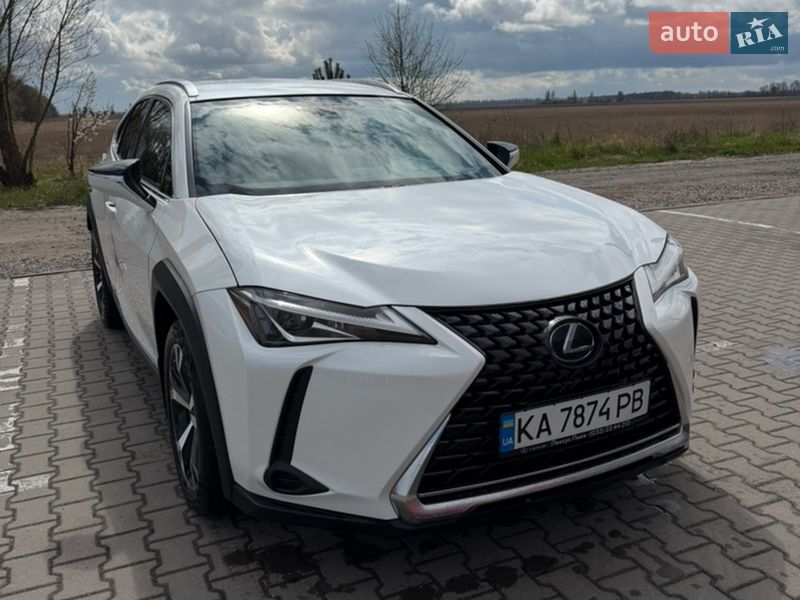 Lexus UX 2020