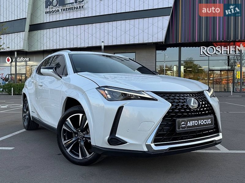 Lexus UX 2022