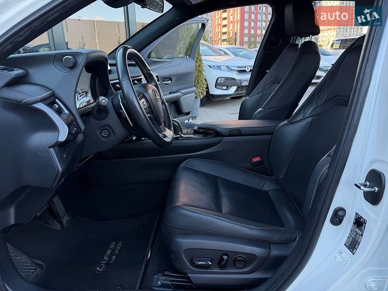 Внедорожник / Кроссовер Lexus UX 2021 в Киеве