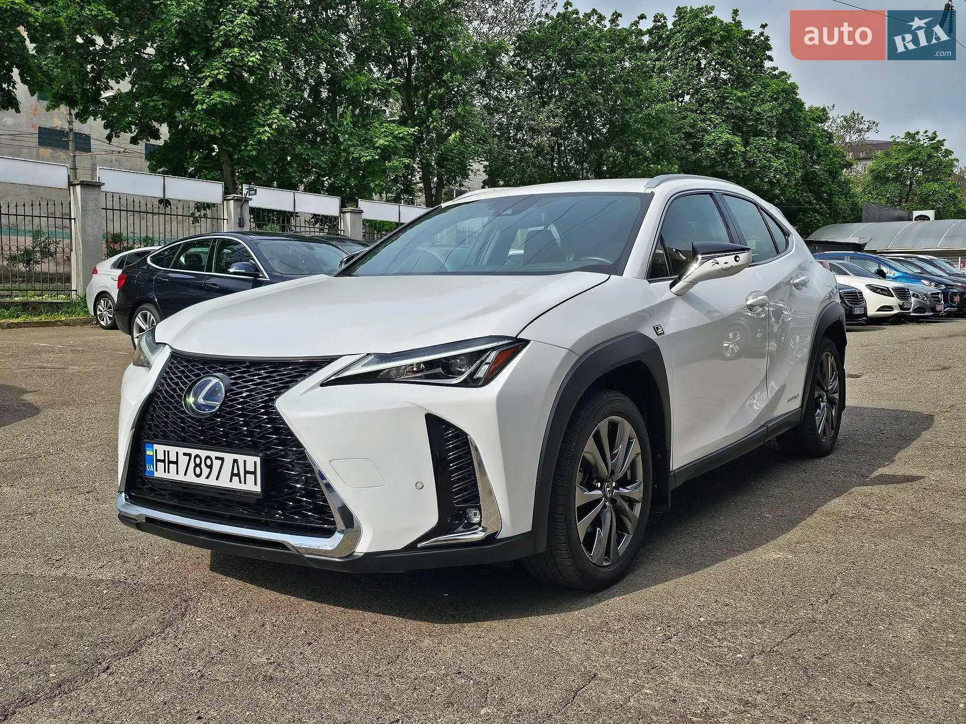 2021 Lexus UX - фото 1