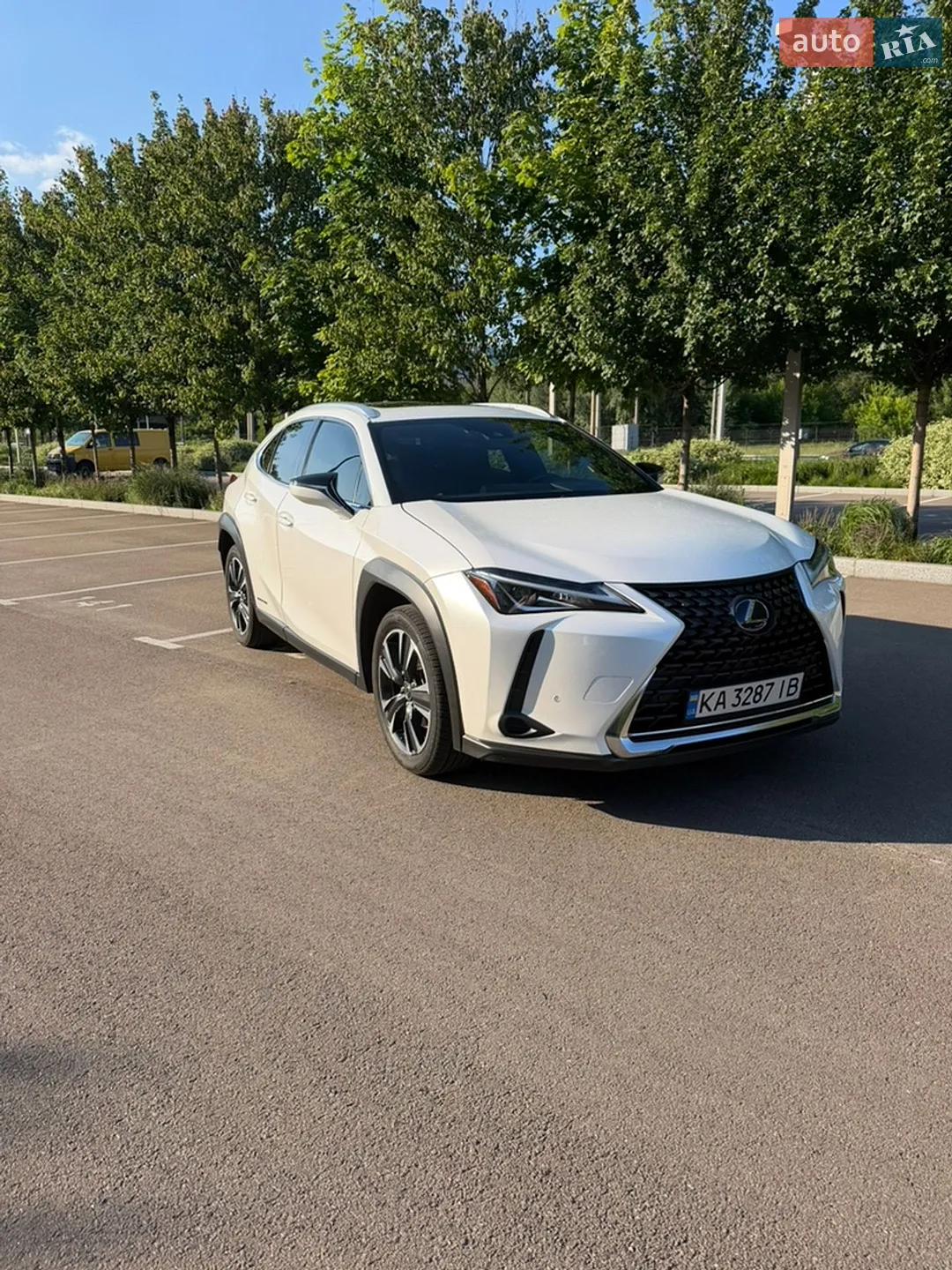 2020 Lexus UX - фото 1