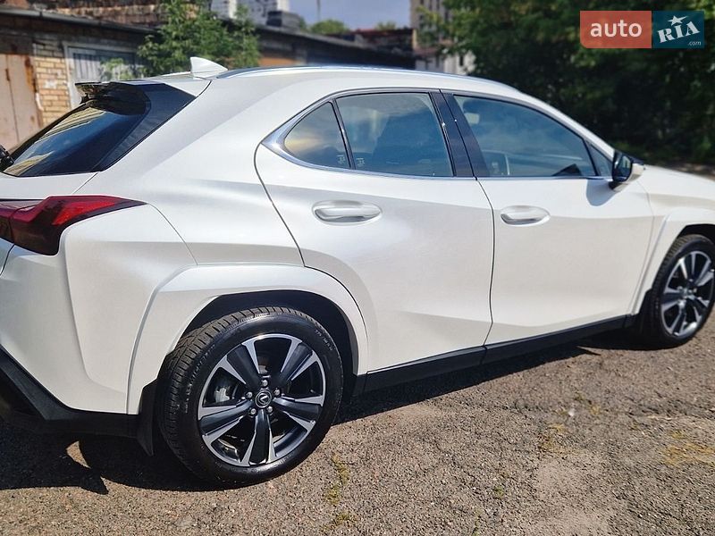 Внедорожник / Кроссовер Lexus UX 2025 в Киеве