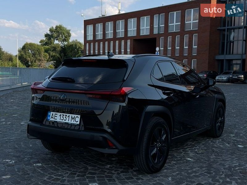 Позашляховик / Кросовер Lexus UX 2020 в Дніпрі