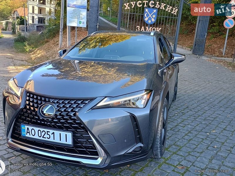 Lexus UX 2022
