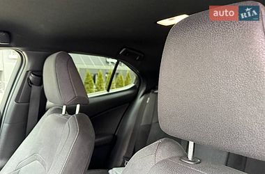 Внедорожник / Кроссовер Lexus UX 2020 в Киеве