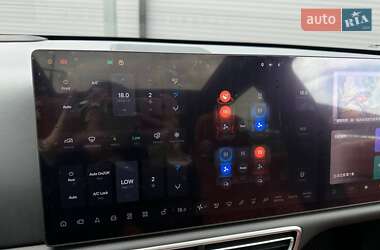 Внедорожник / Кроссовер Li Auto L6 2024 в 