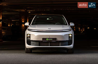 Внедорожник / Кроссовер Li Auto L6 2025 в 
