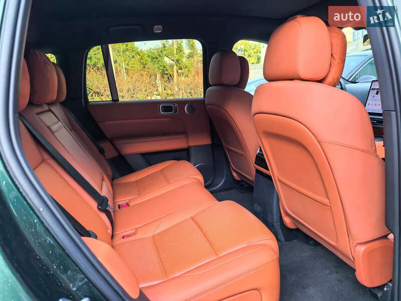 Внедорожник / Кроссовер Li Auto L6 2024 в Киеве