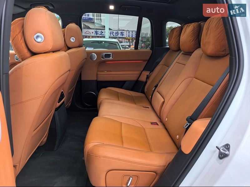 Внедорожник / Кроссовер Li Auto L6 2024 в Киеве