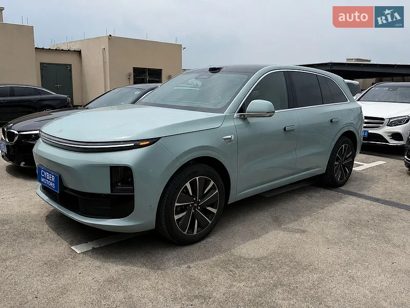 Li Auto L6 2025