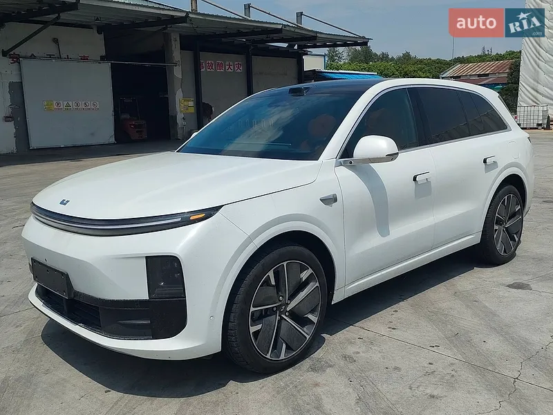 Li Auto L6 2025