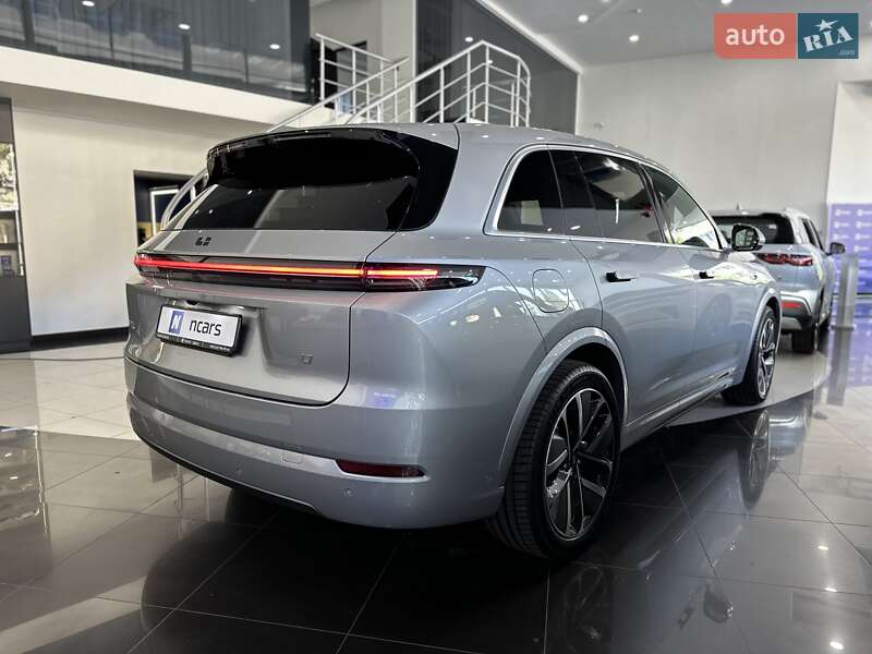 Внедорожник / Кроссовер Li Auto L7 2025 в Одессе