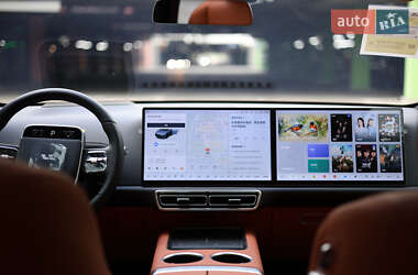 Внедорожник / Кроссовер Li Auto L7 2024 в 