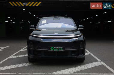Позашляховик / Кросовер Li Auto L7 2025 в 