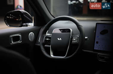 Позашляховик / Кросовер Li Auto L7 2025 в 