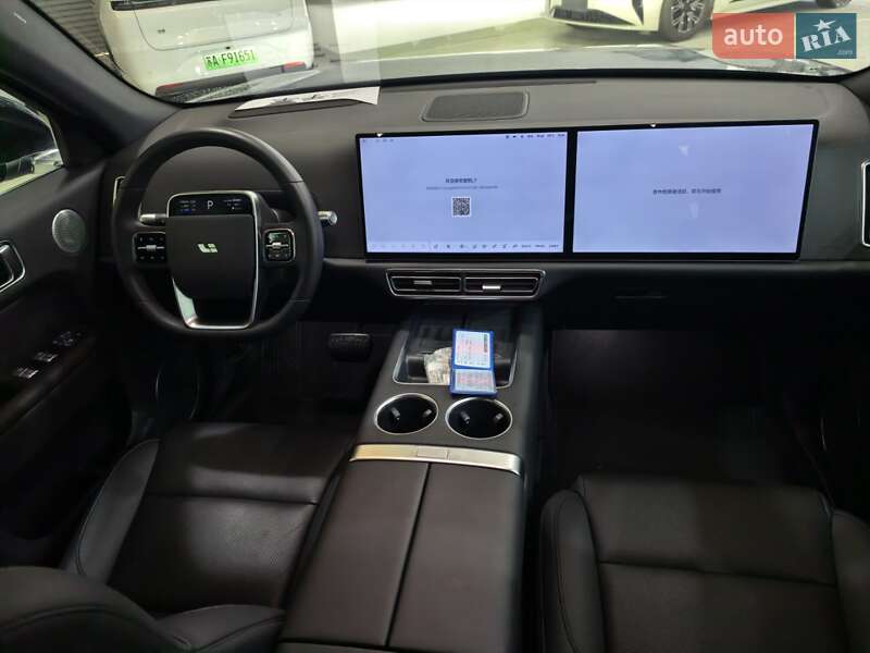 Внедорожник / Кроссовер Li Auto L7 2024 в Киеве