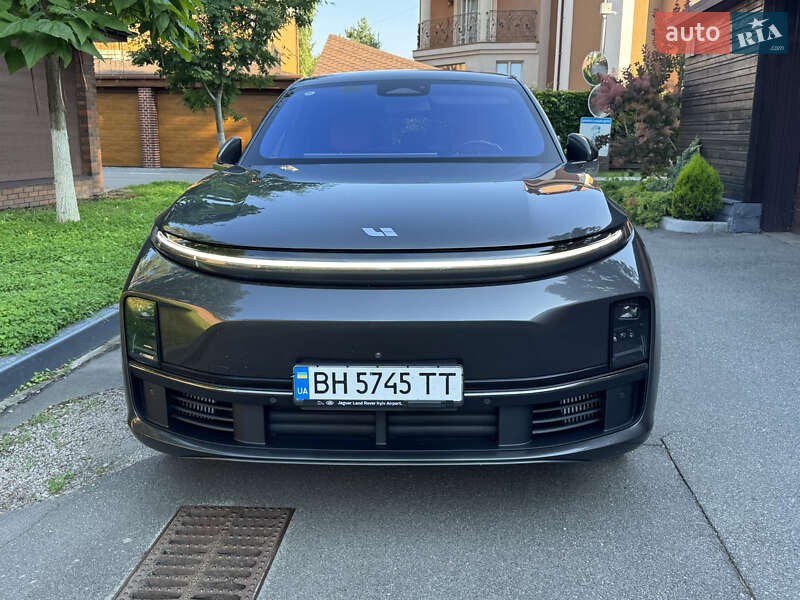 Внедорожник / Кроссовер Li Auto L7 2023 в 
