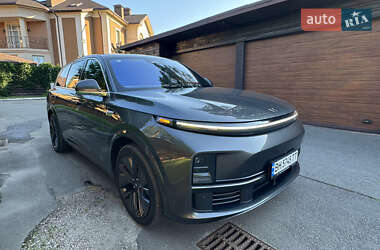 Внедорожник / Кроссовер Li Auto L7 2023 в 