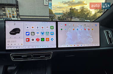 Внедорожник / Кроссовер Li Auto L7 2024 в 
