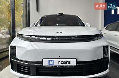 Позашляховик / Кросовер Li Auto L7 2024 в 
