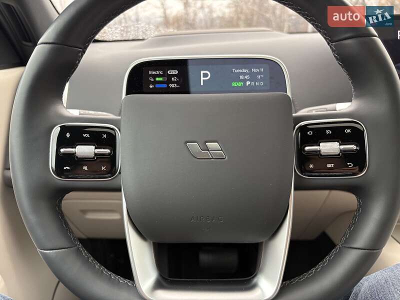 Внедорожник / Кроссовер Li Auto L7 2024 в Киеве