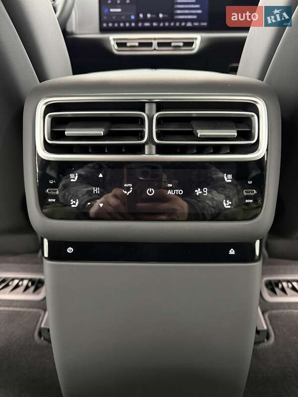 Внедорожник / Кроссовер Li Auto L7 2025 в Одессе